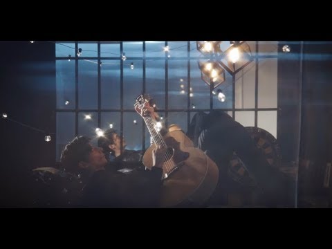 FRENK - Egyedül az állomáson