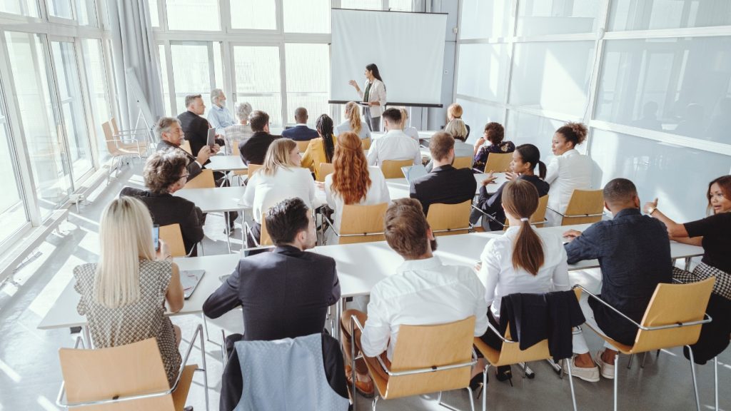 HR, munkavállaló beillesztése