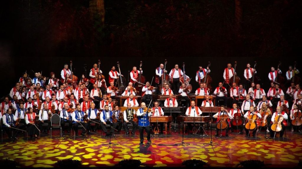 A 100 Tagú cigányzenekar virtuóz nagykoncertje