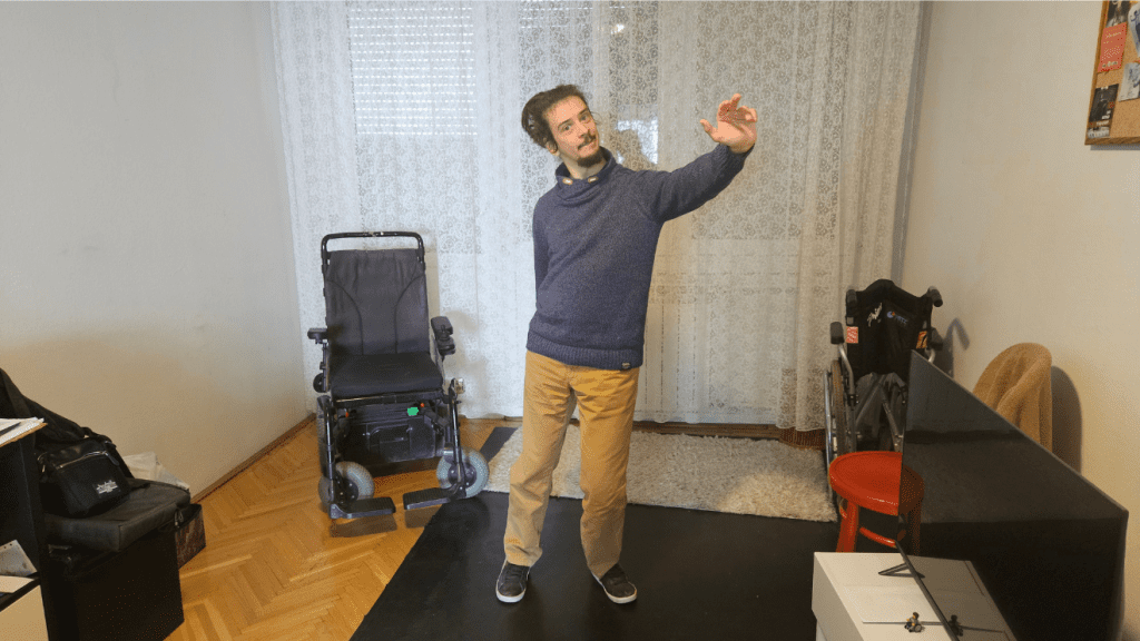 Tóth Károly kerekesszékes előadóművész