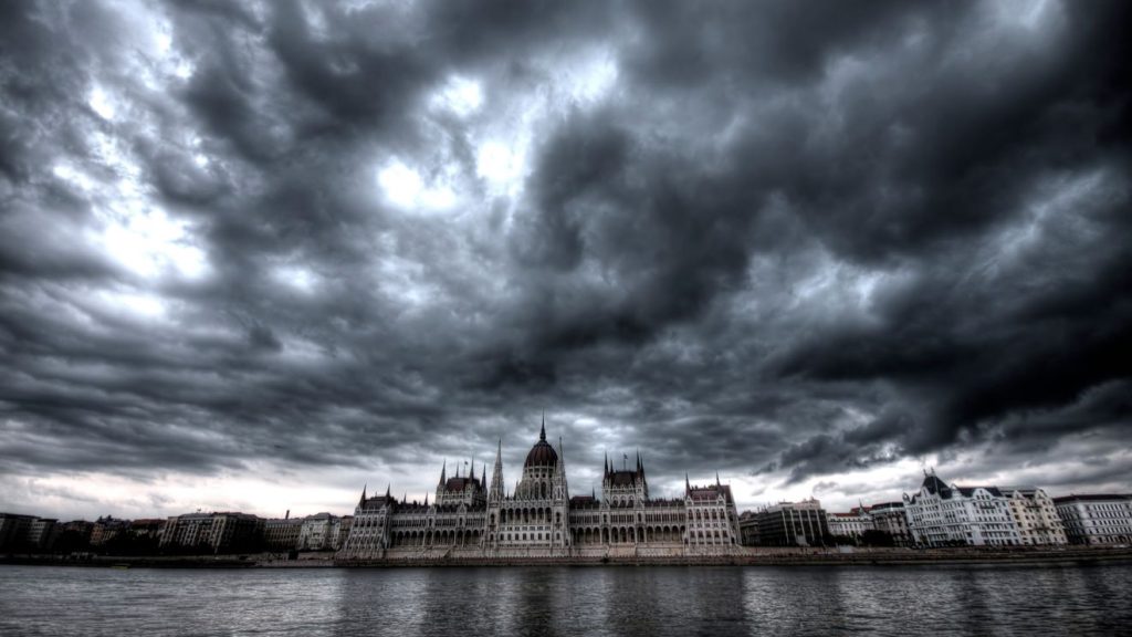 néma demonstráció, MKKP, parlament, vihar