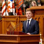 Magyar Péter, vagyonvisszaszerzési hivatal, parlament