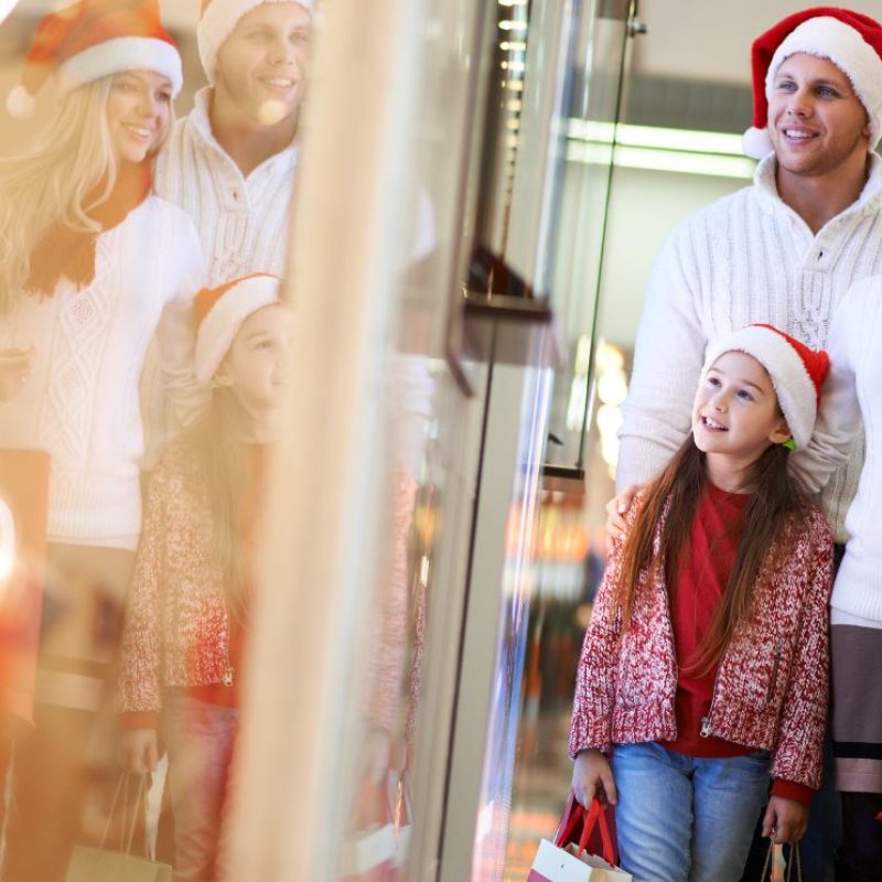 karácsonyi vásárlás, karácsonyi család, FOMO, karácsony, pláza
