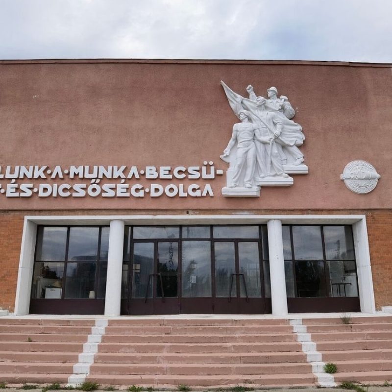 munka és becsület