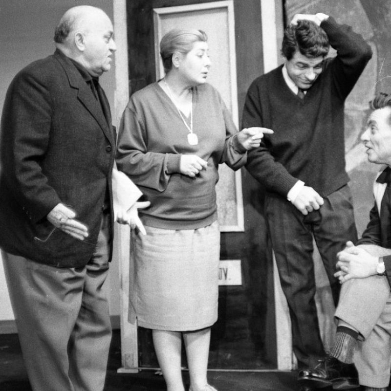 Petőfi Sándor utca 6., Katona József Színház, Václav Havel Kerti ünnepély című darabjának próbája. Tompa Sándor (Pufi), Olthy Magda, Sztankay István színművészek és Egri István rendező -1965 Kép