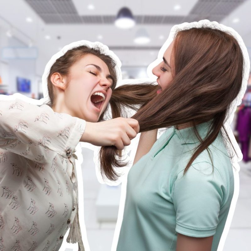 bolti verekedés, black friday, nők, bolt, ruhabolt, veszekedés, balhé Képek forrása Canva Getty Images Pro by luckyraccoon és Canva by nomadsoulphotos