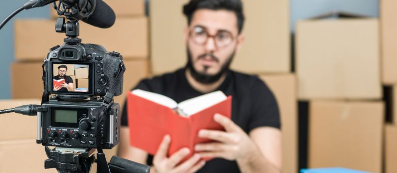 booktok, olvasás, tiktok Forrás Canva – Getty Images Signature @selimaksan tiktok, olvasás, booktok,