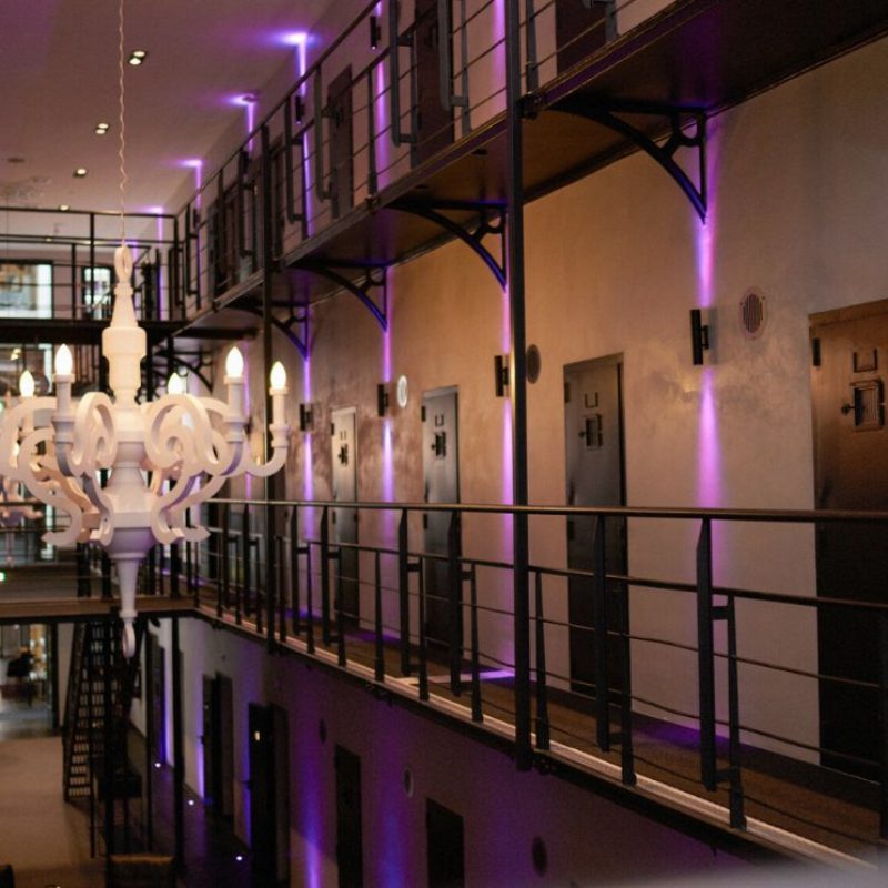 extrém szálláshely, Het Arresthuis Facebook-oldala