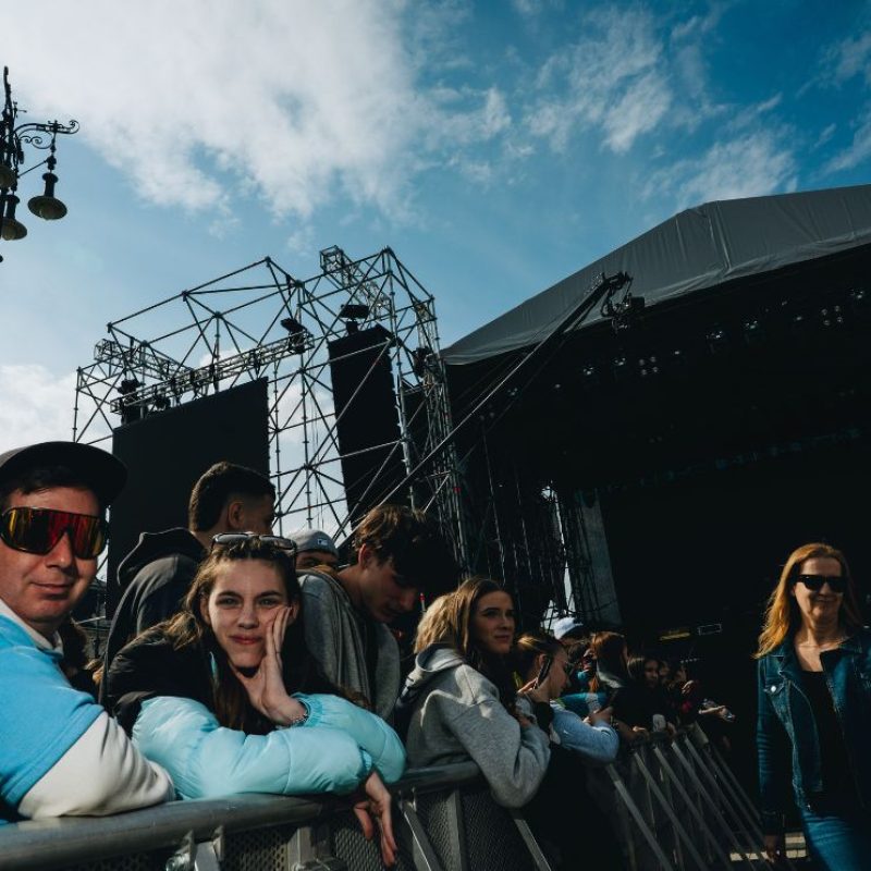 Fél órával a kezdés előtt - Rendszerbontó Nagykoncert