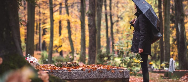 gyász, temető, ősz, halottak napja Képek forrása Getty Images by Zbynek Pospisil