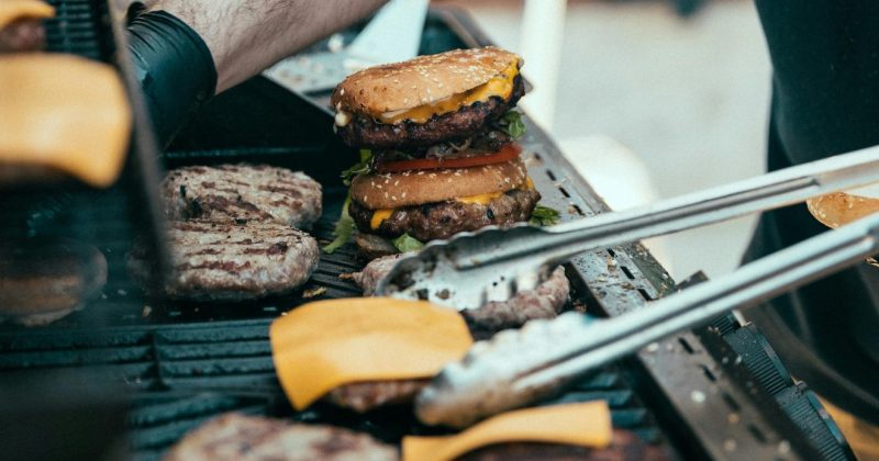 grill hamburger recept