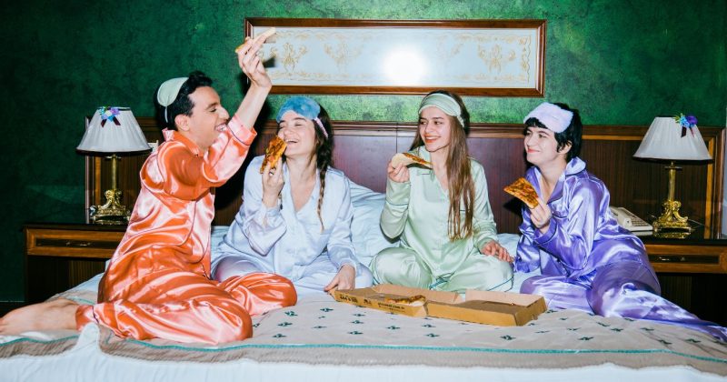 pihenés, házibuli,