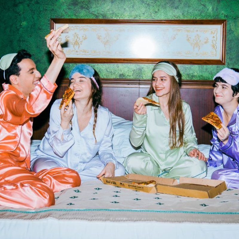pihenés, házibuli,
