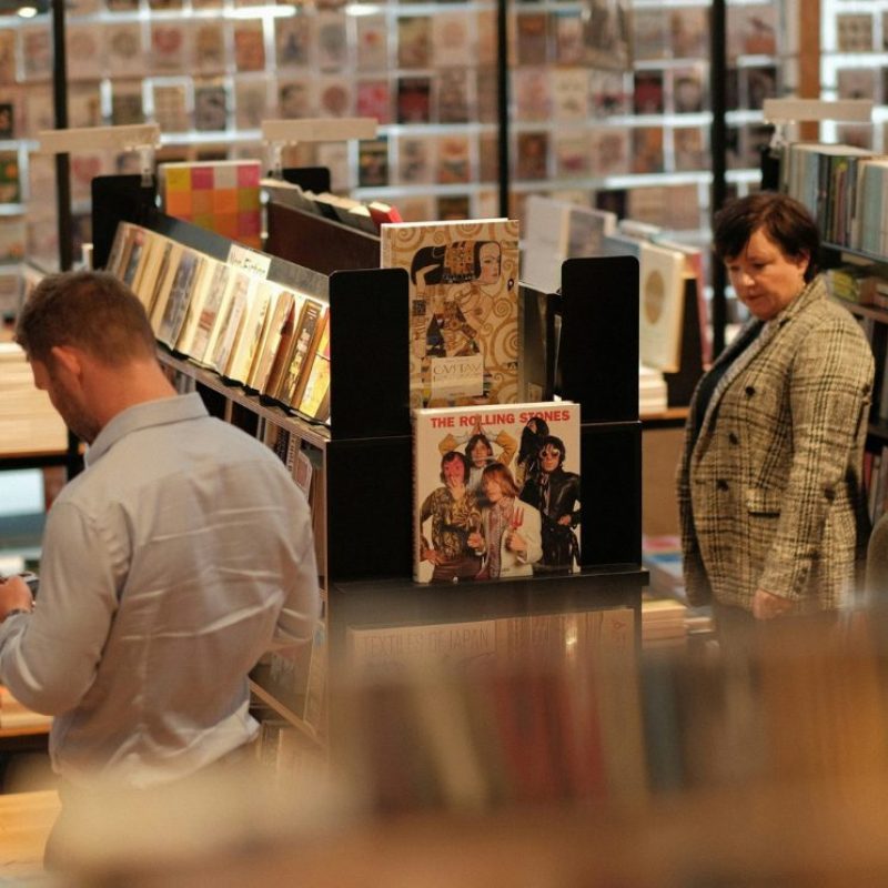 könyv árkötöttség