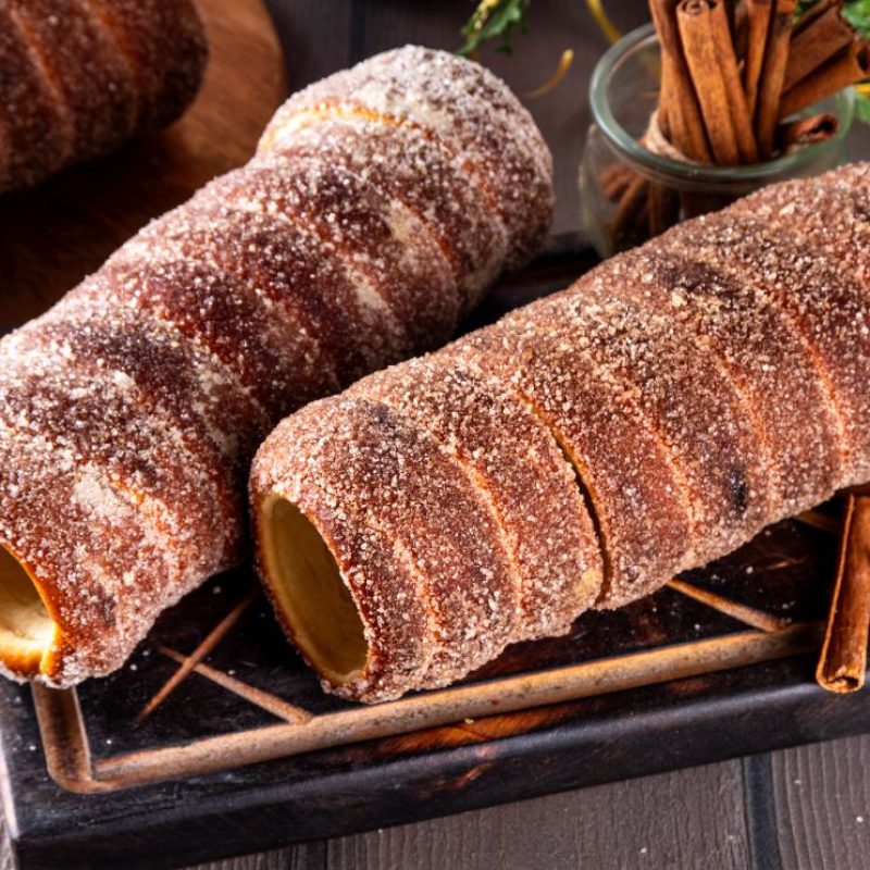 kürtőskalács, kalács, fahéj, chimney - Kép forrása Canva by rimmabondarenko