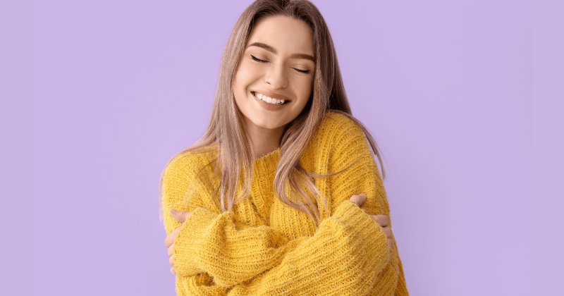 ölelés, selfhug Kép forrása Canva - pixelshot