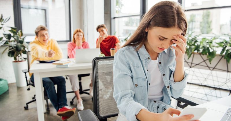 online bántalmazás,