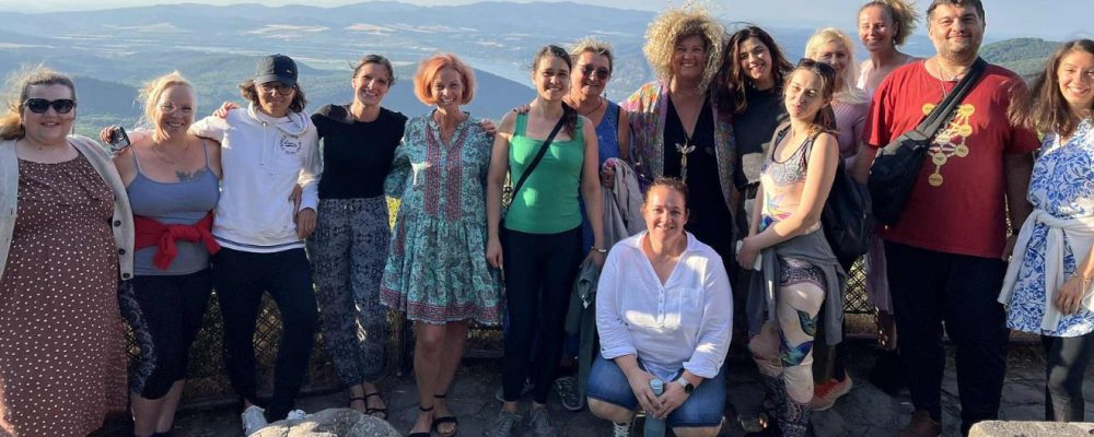 segítek egy családot,