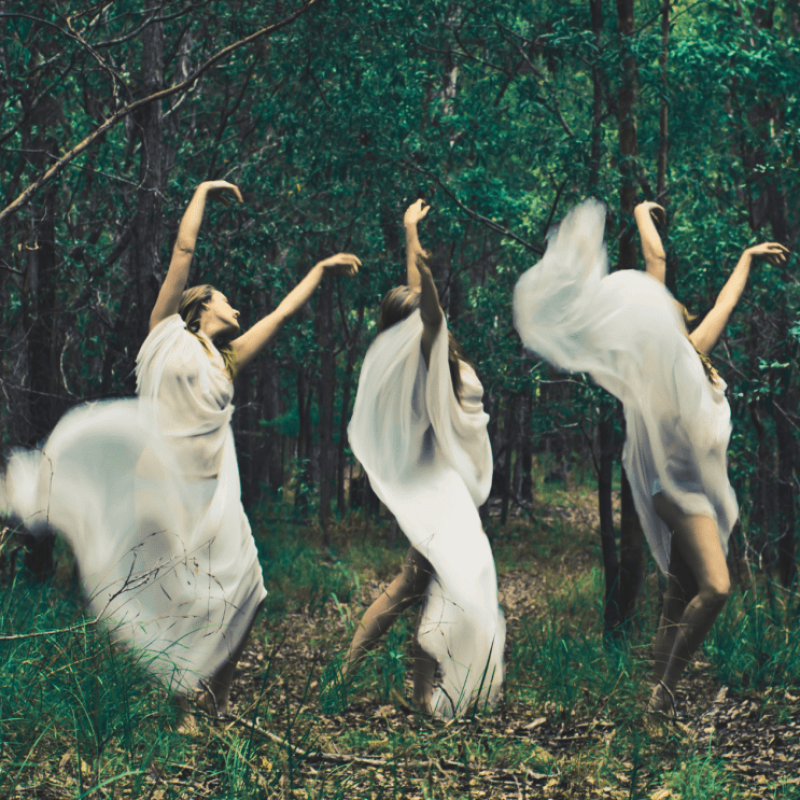 spiritualitás, tánc, erdő - Canva Getty Images Rebecca Nathan