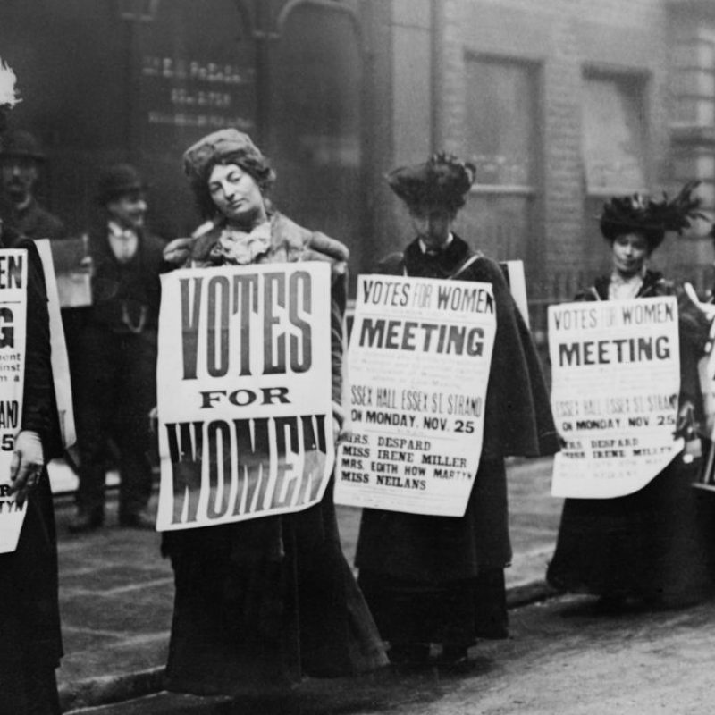 nőnap, női tüntetés, szavazati jog nőknek
